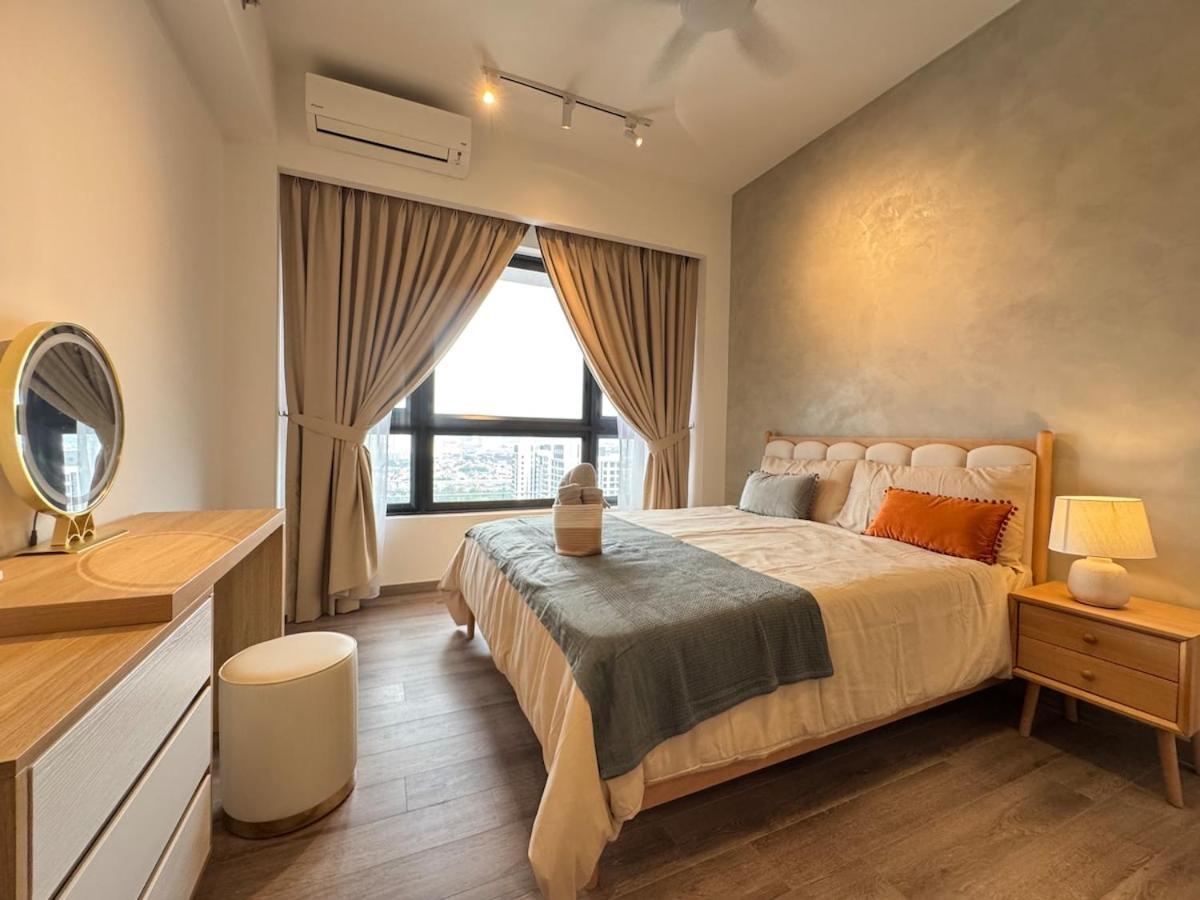 Skyhigh Agilebb 2b1r - 1 Min To Trx&pavilion, Golf View, Up To 6 Pax Apartment