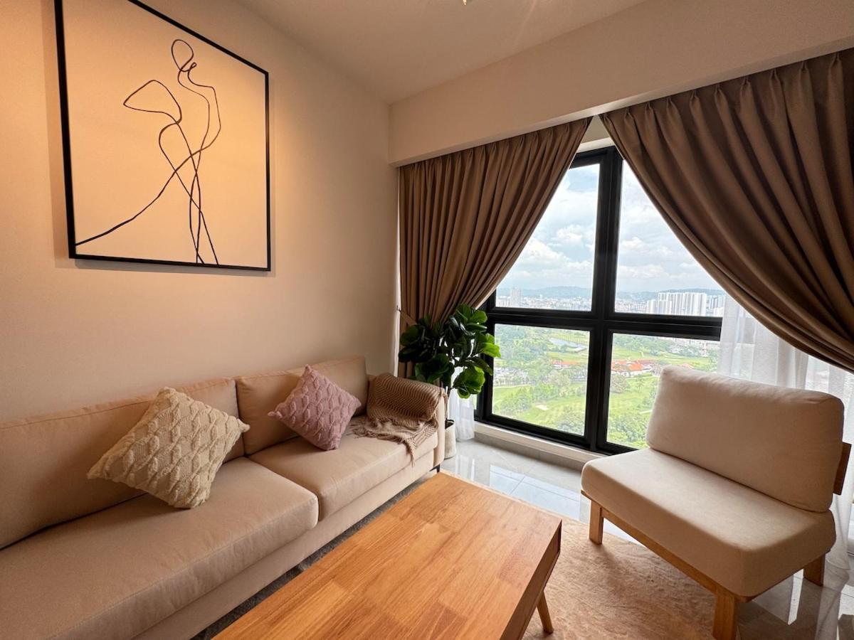 Apartment Skyhigh Agilebb 2b1r - 1 Min To Trx&pavilion, Golf View, Up To 6 Pax *
