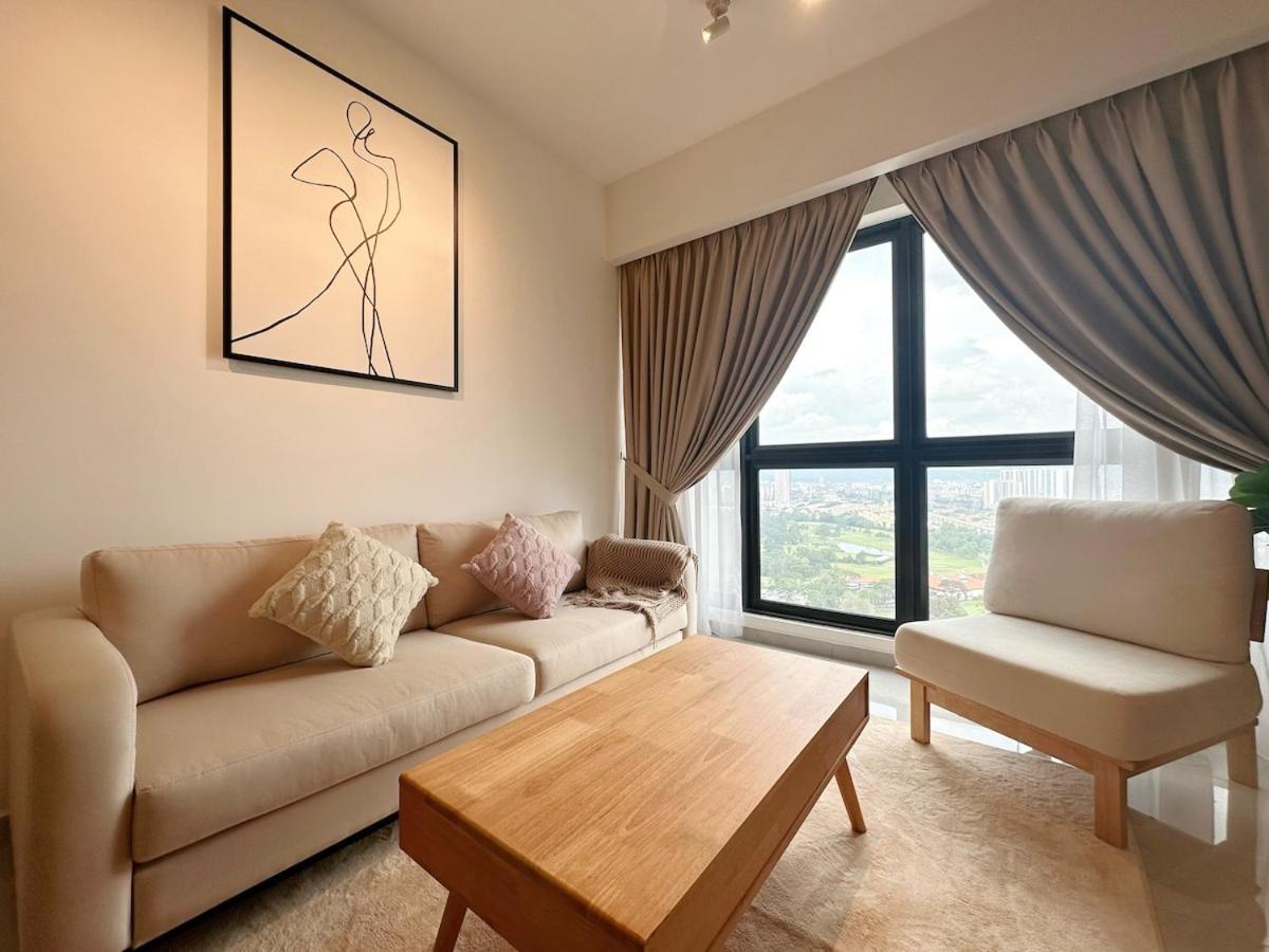 Pangsapuri Skyhigh Agilebb 2b1r - 1 Min To Trx&pavilion, Golf View, Up To 6 Pax
