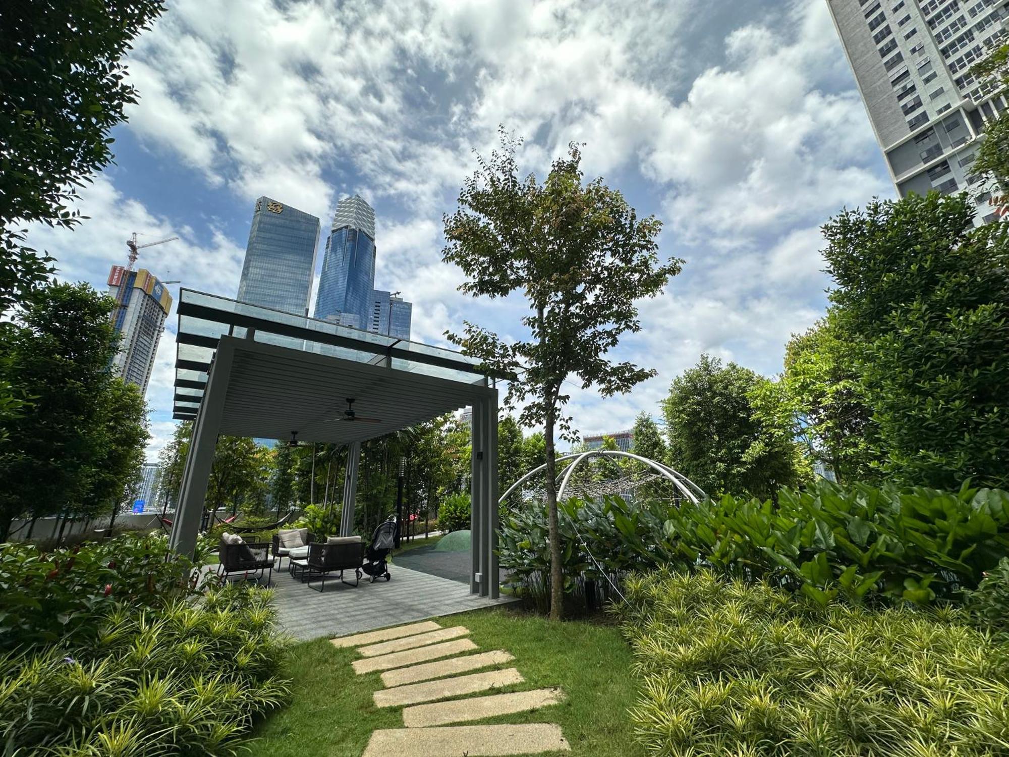 Skyhigh Agilebb 2b1r - 1 Min To Trx&pavilion, Golf View, Up To 6 Pax Pangsapuri